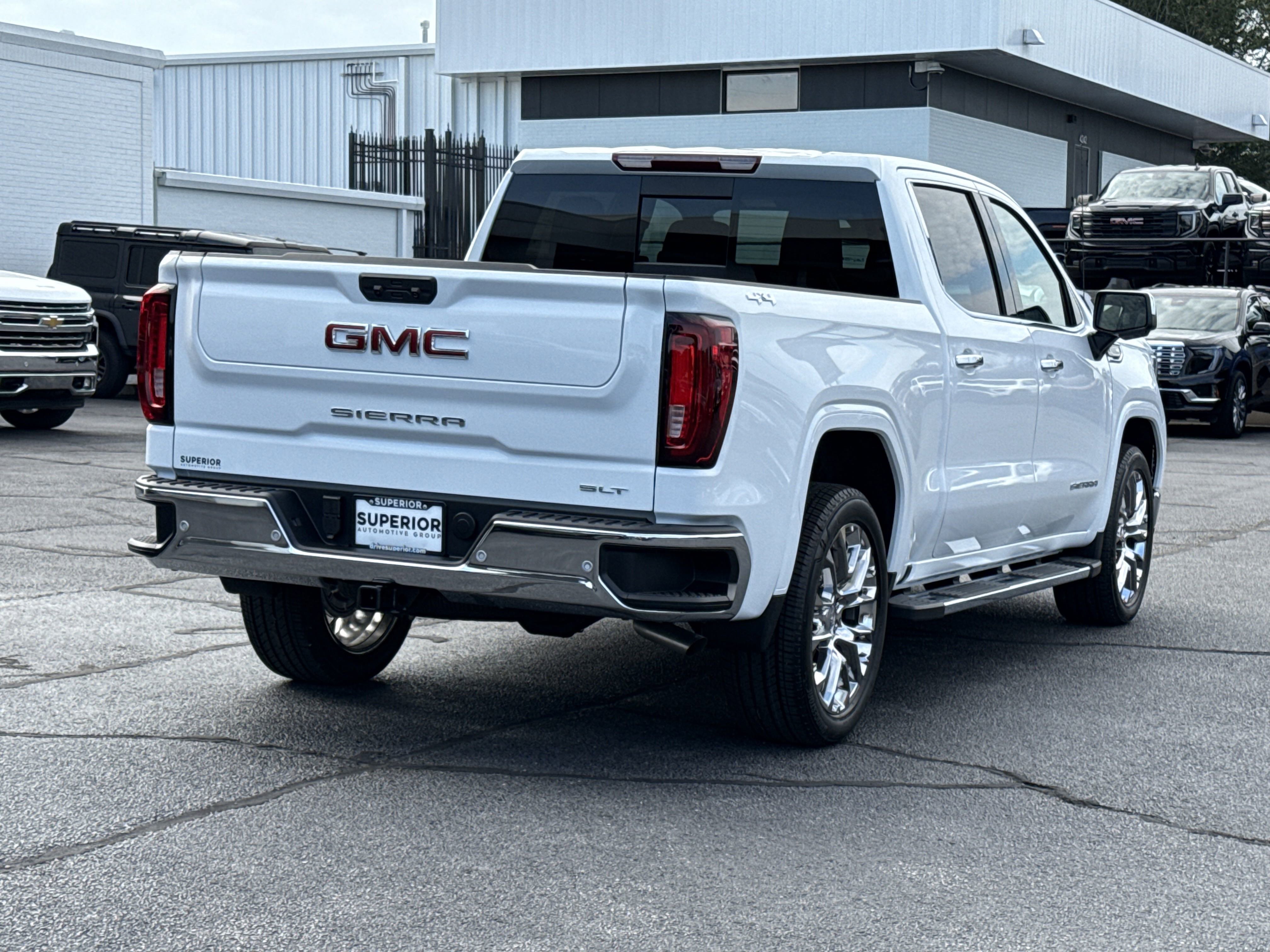 2025 Gmc Sierra SLT photo 2