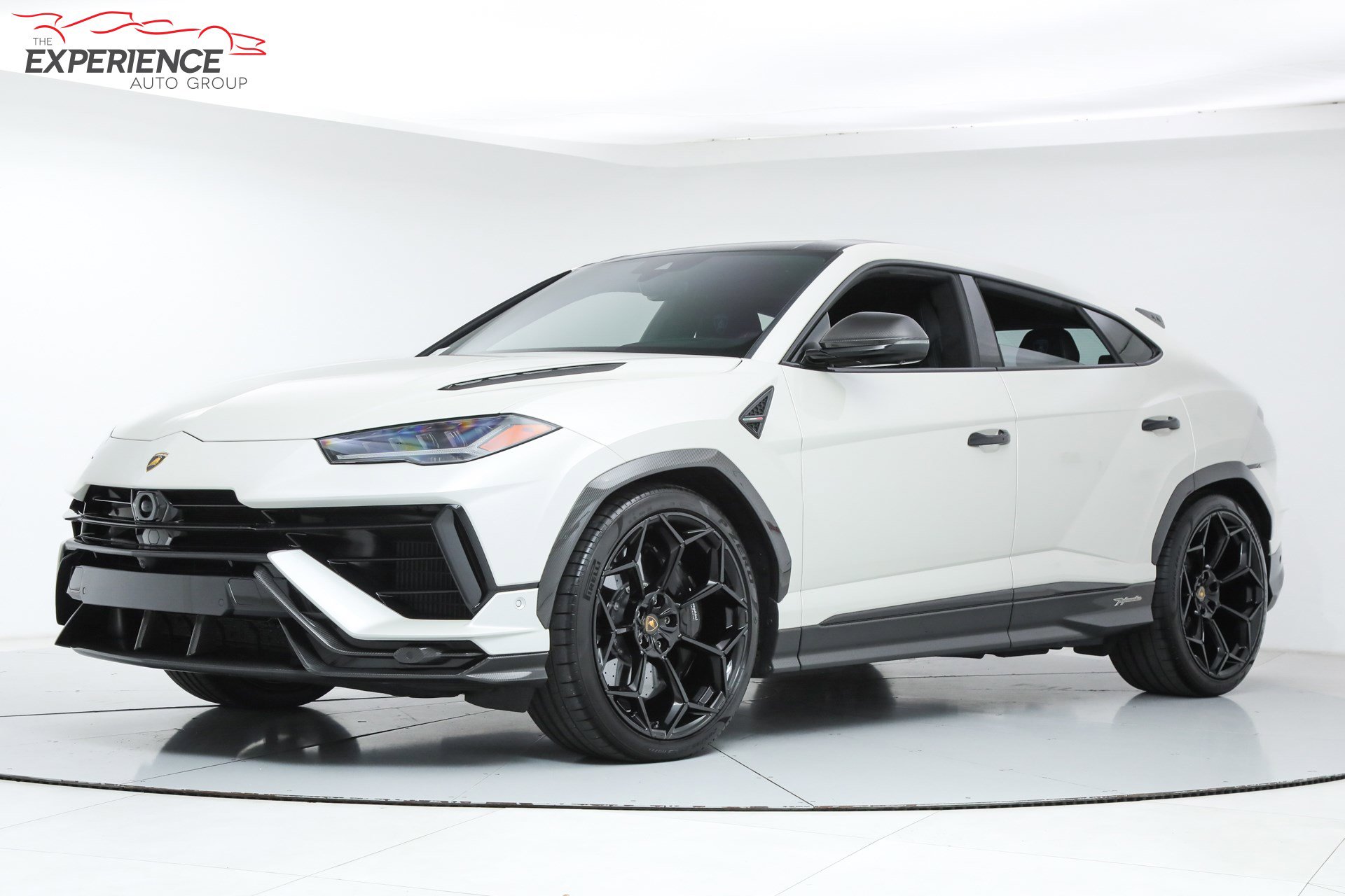 2023 Lamborghini Urus Performante's photo