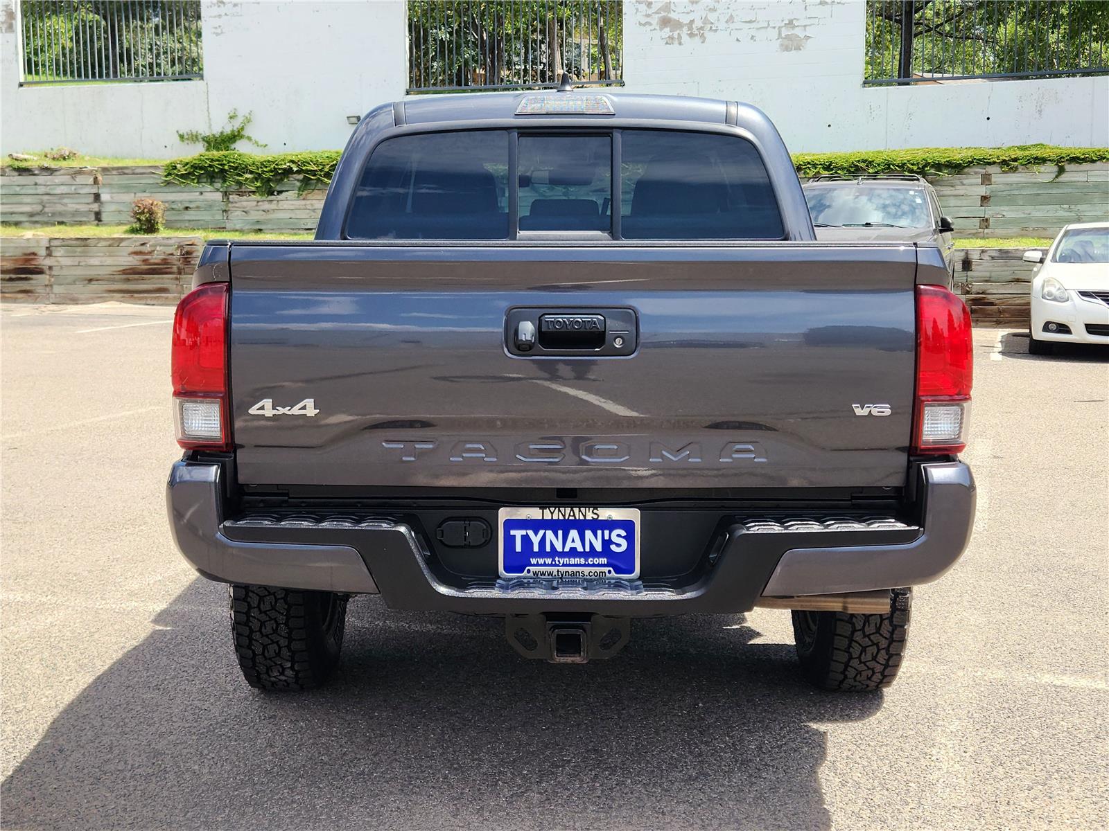 2022 Toyota Tacoma SR photo 4