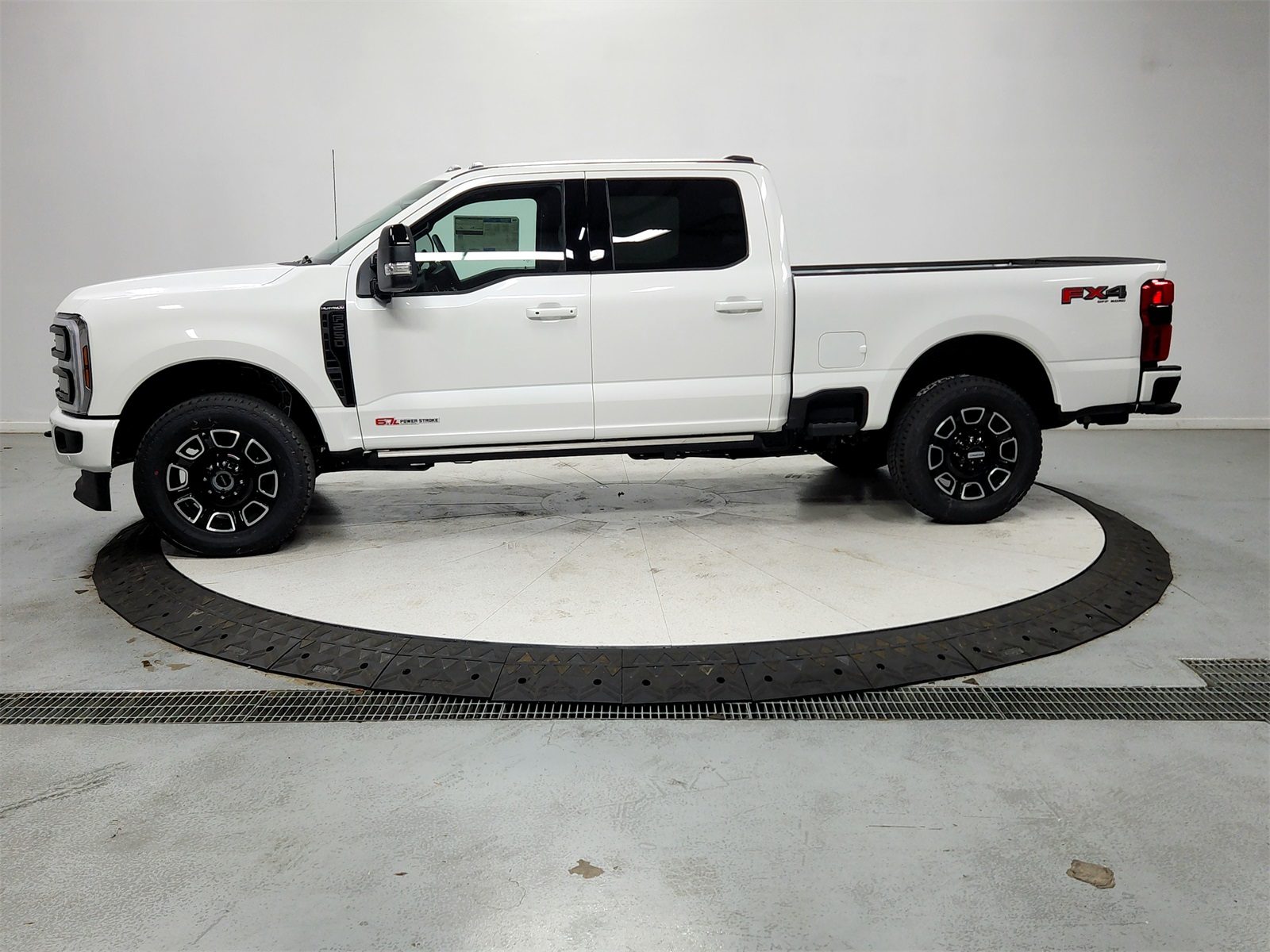 2026 Ford F-250 Platinum photo 4