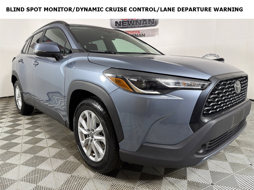 2023 Toyota Corolla Cross LE's photo