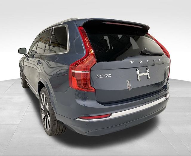 2025 Volvo XC90 T8 Plus photo 4