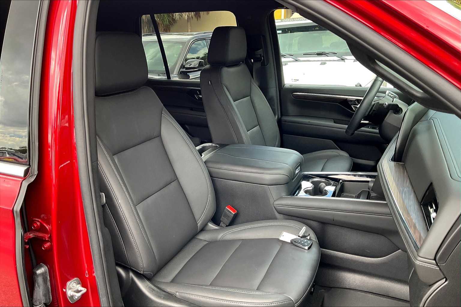 2025 Chevrolet Tahoe LT photo 7