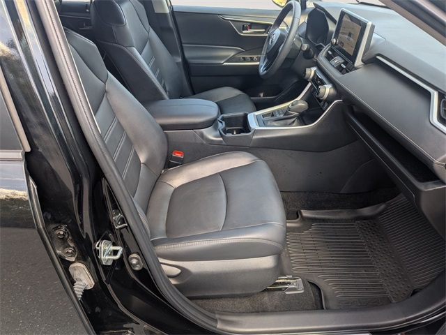 2023 Toyota RAV4 XLE Premium photo 30