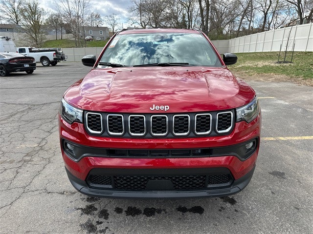 2025 Jeep Compass Latitude photo 3