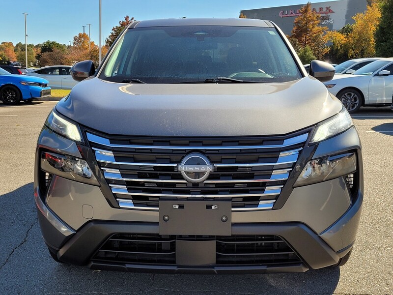 2024 Nissan Rogue SV photo 4