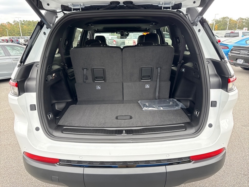 2025 Jeep Grand Cherokee Altitude X photo 4