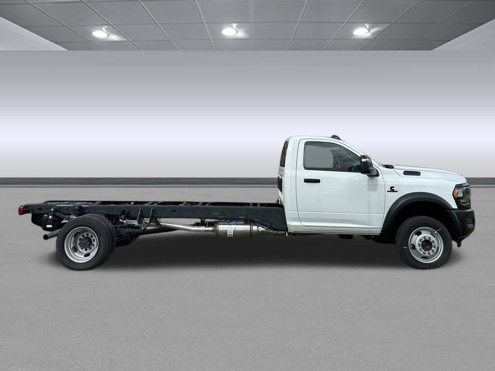 2024 Ram 4500 SLT photo 8