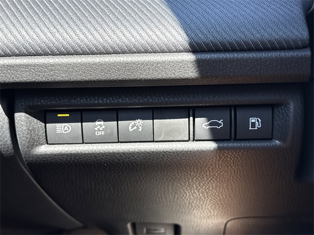 2025 Toyota Camry SE photo 18