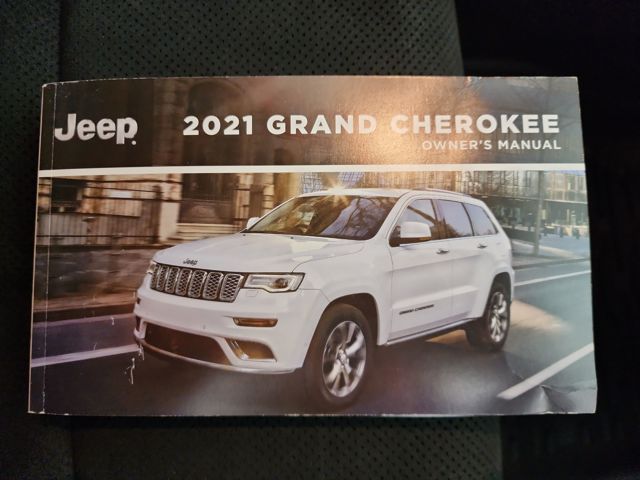 2021 Jeep Grand Cherokee Laredo X photo 30
