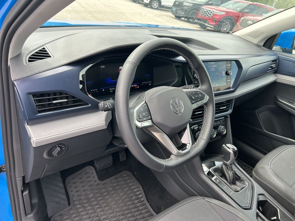 2024 Volkswagen Taos SE photo 17