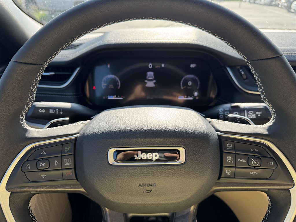 2025 Jeep Grand Cherokee Limited photo 21