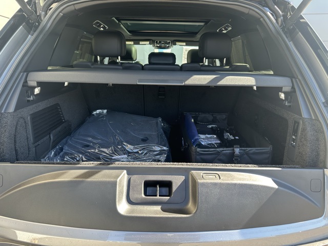 2025 Land Rover Range Rover SE photo 47