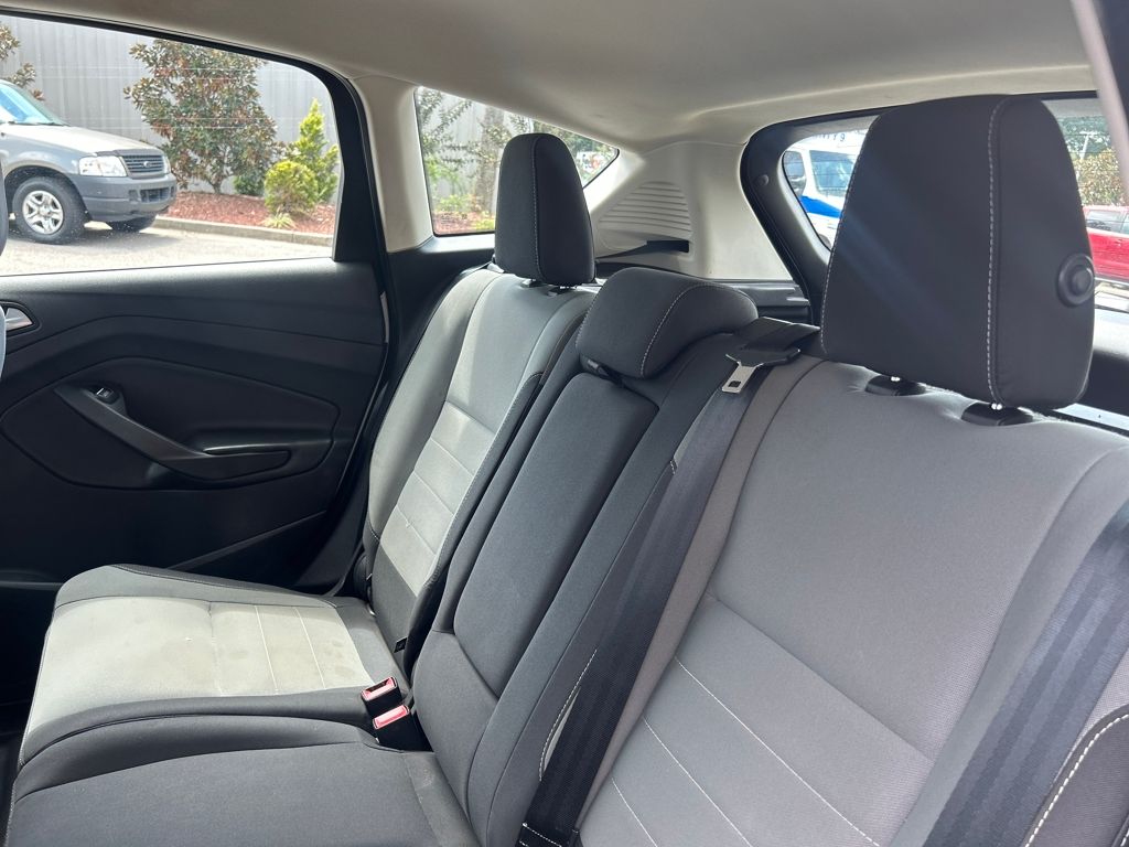 2016 Ford C-Max Hybrid SE photo 9
