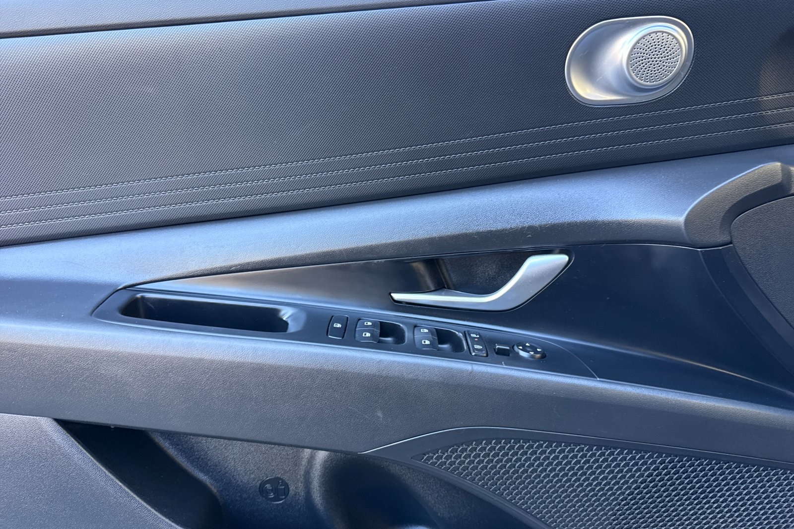 2024 Hyundai Elantra SEL photo 9