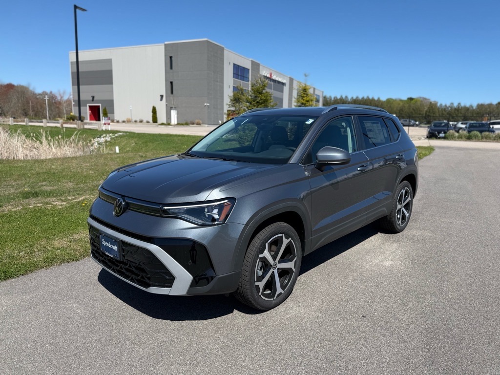 2025 Volkswagen Taos SEL photo 3