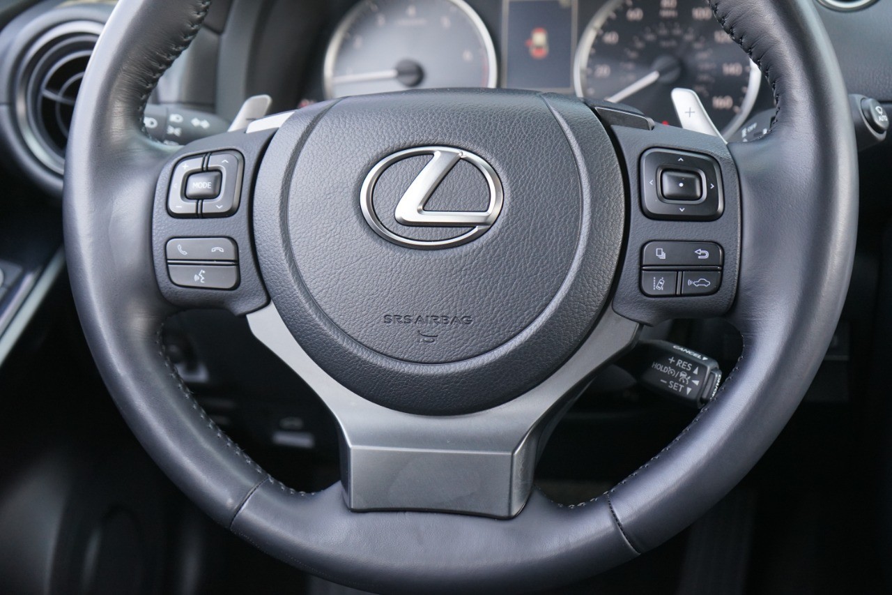 2023 Lexus IS 300 photo 28