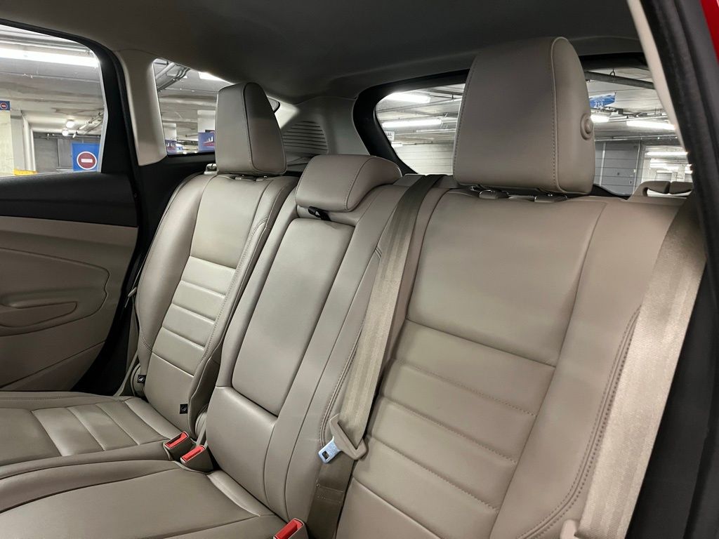 2016 Ford C-Max Energi SEL photo 15