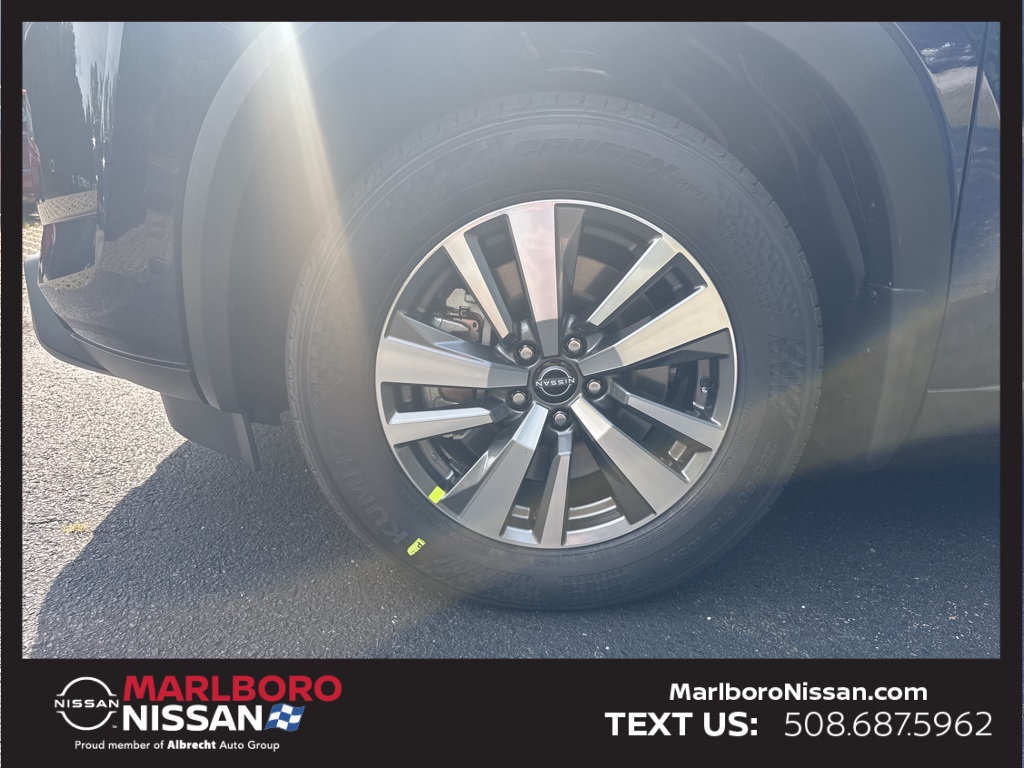2025 Nissan Pathfinder SL photo 11