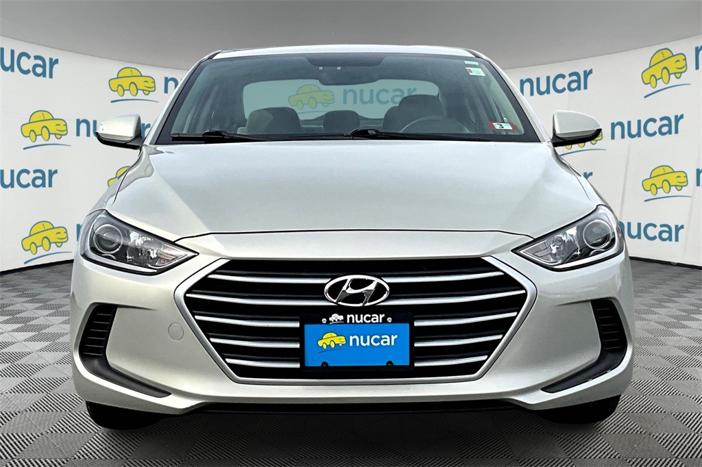 2017 Hyundai Elantra SE photo 2