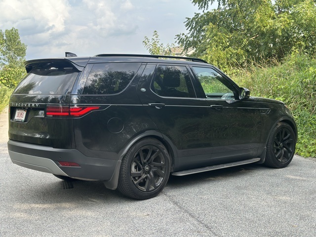 2025 Land Rover Discovery S photo 6