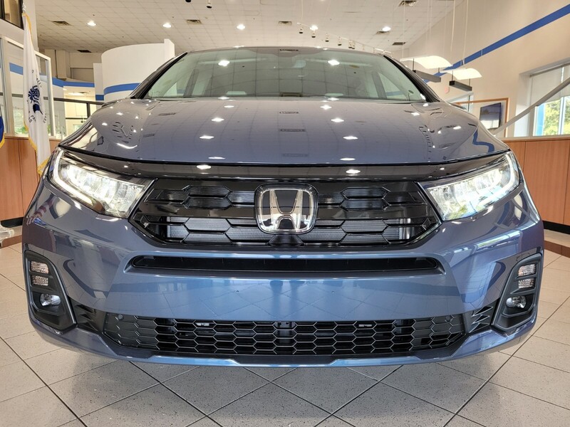 2026 Honda Odyssey Touring photo 2