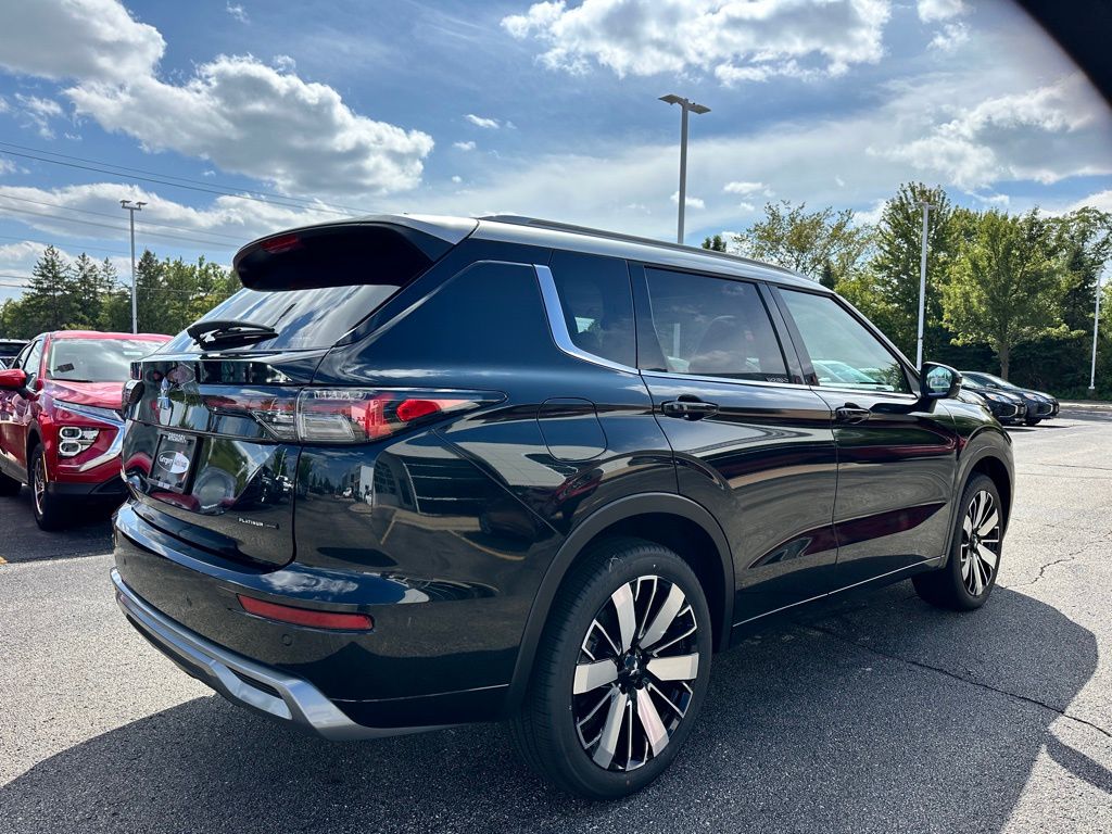 2025 Mitsubishi Outlander Platinum 2.5 S-AWC photo 4