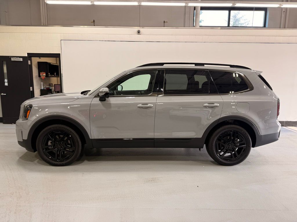 Used 2025 Kia Telluride SX Prestige X-Line with VIN 5XYP5DGC7SG579251 for sale in Golden Valley, Minnesota