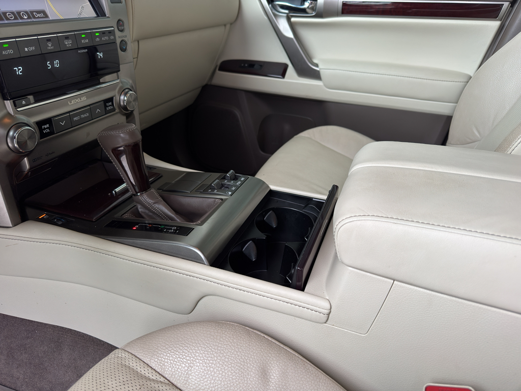 2019 Lexus GX 460 Premium photo 16