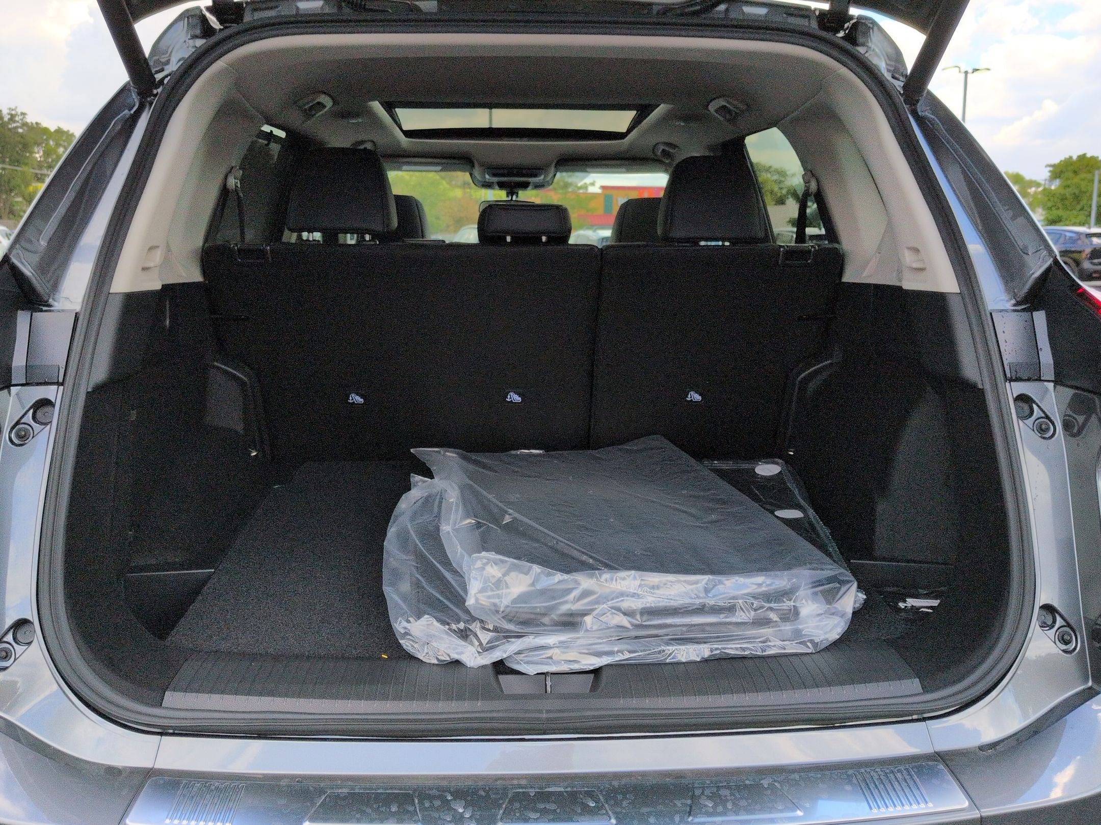 2026 Nissan Rogue SV photo 14