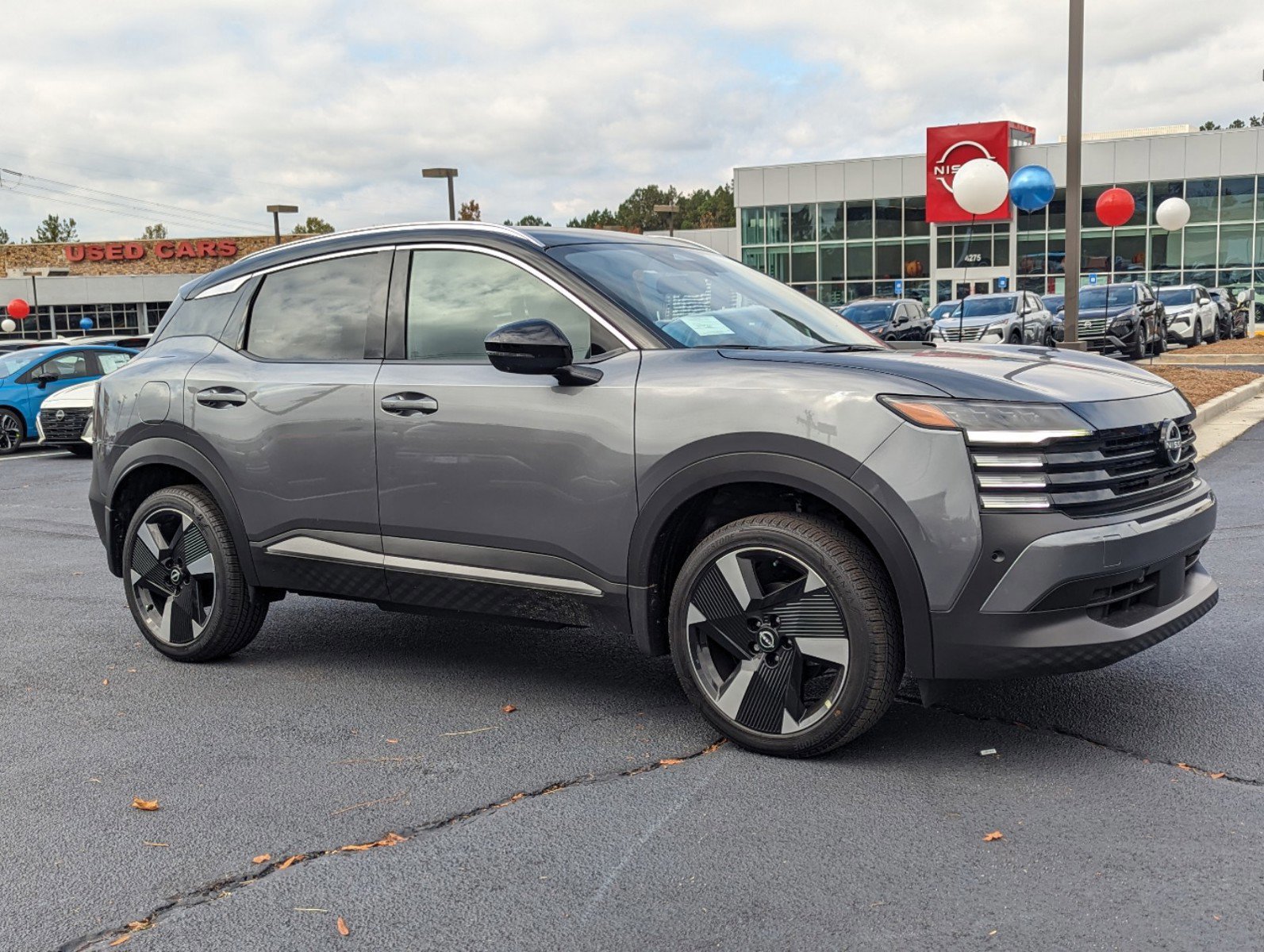 2025 Nissan Kicks SR's photo