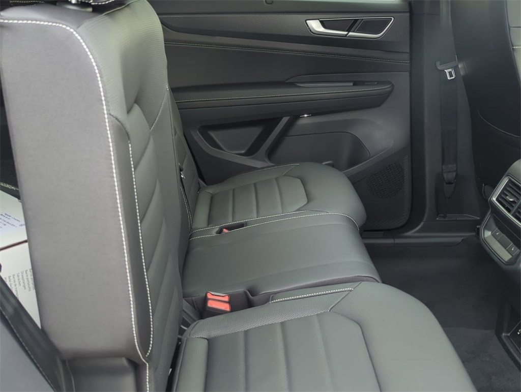 2026 Volkswagen Atlas Cross Sport SEL R-Line photo 16