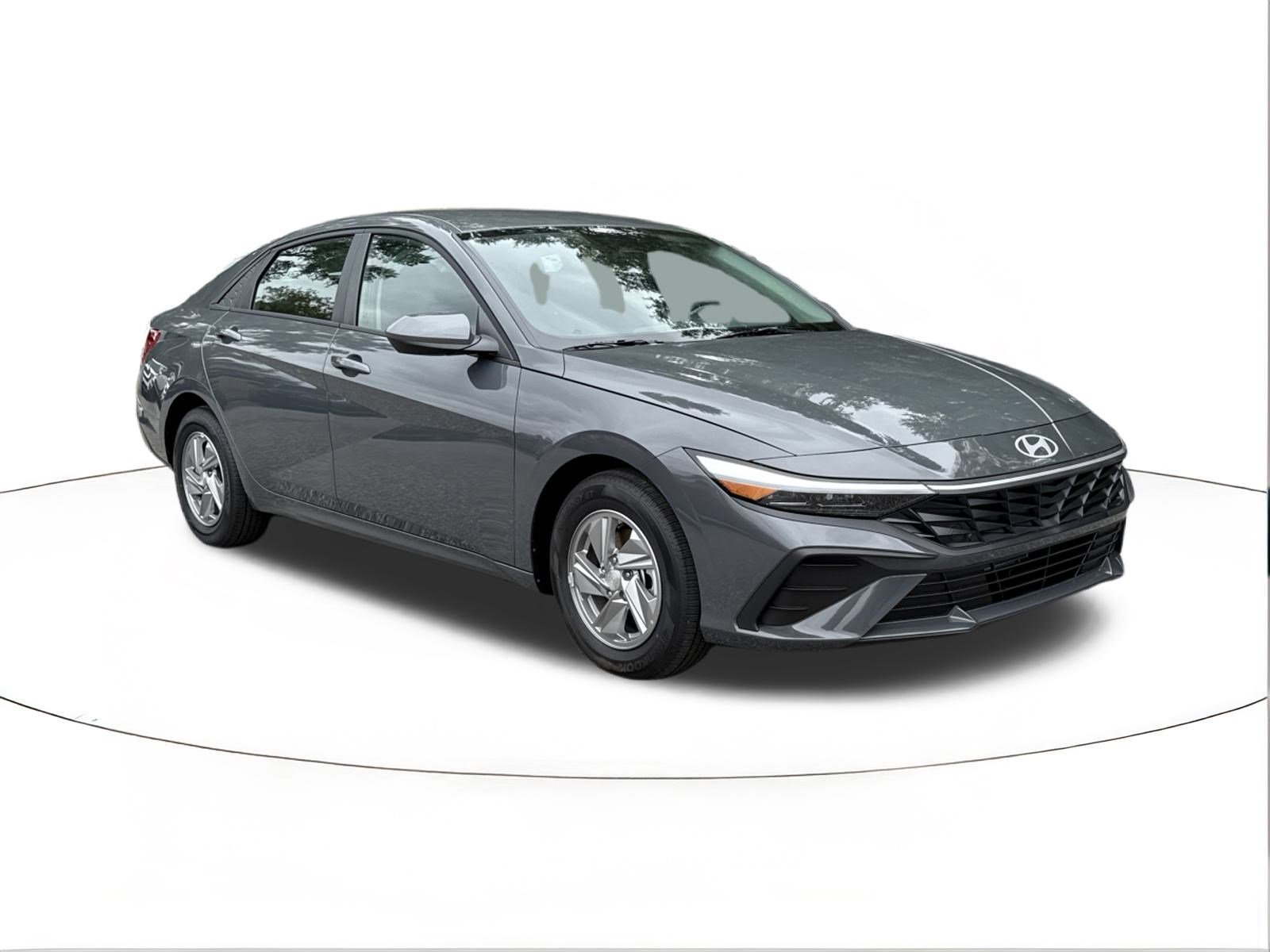 2025 Hyundai Elantra SE's photo