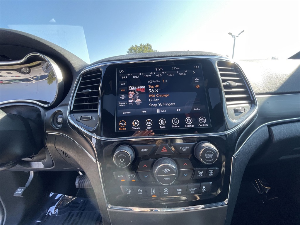 2021 Jeep Grand Cherokee Anniversary Edition photo 9