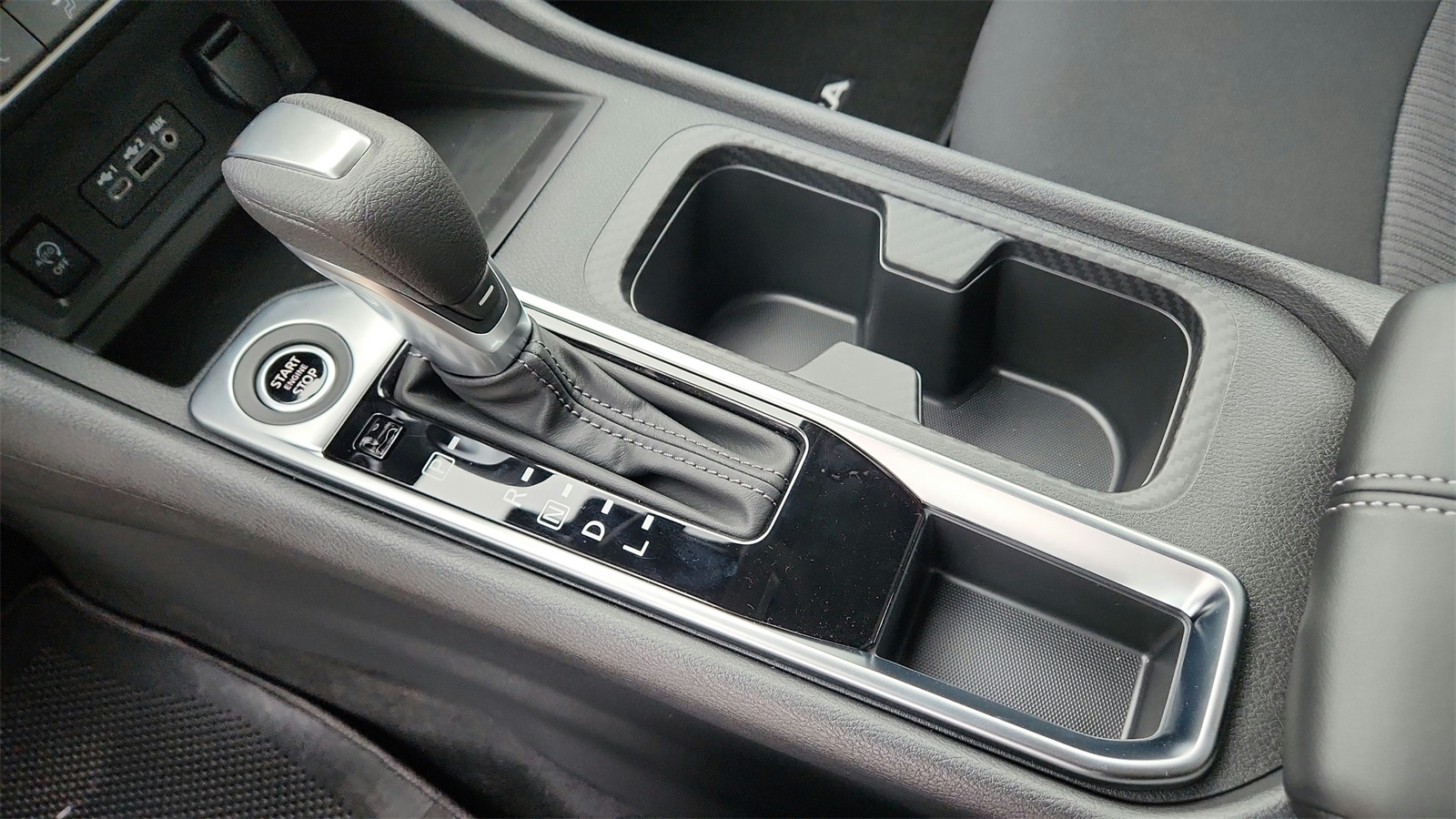 2025 Nissan Sentra SV photo 13