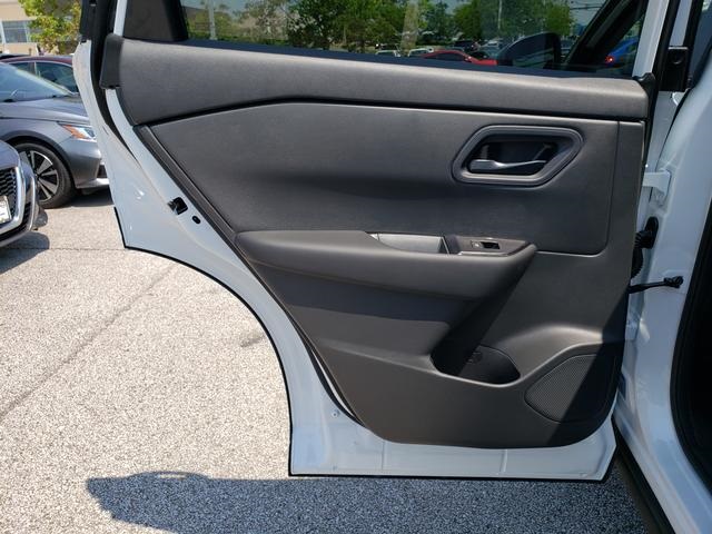 2025 Nissan Rogue S photo 12