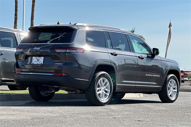 2025 Jeep Grand Cherokee Laredo X photo 3