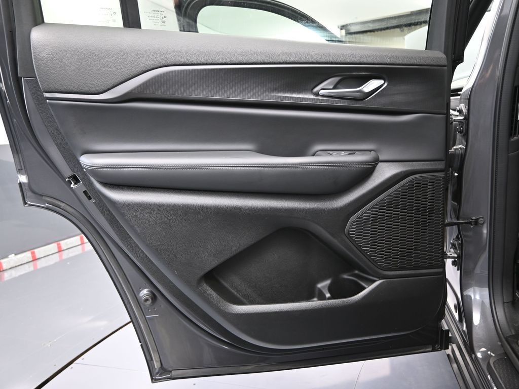 2024 Jeep Grand Cherokee Altitude X photo 28