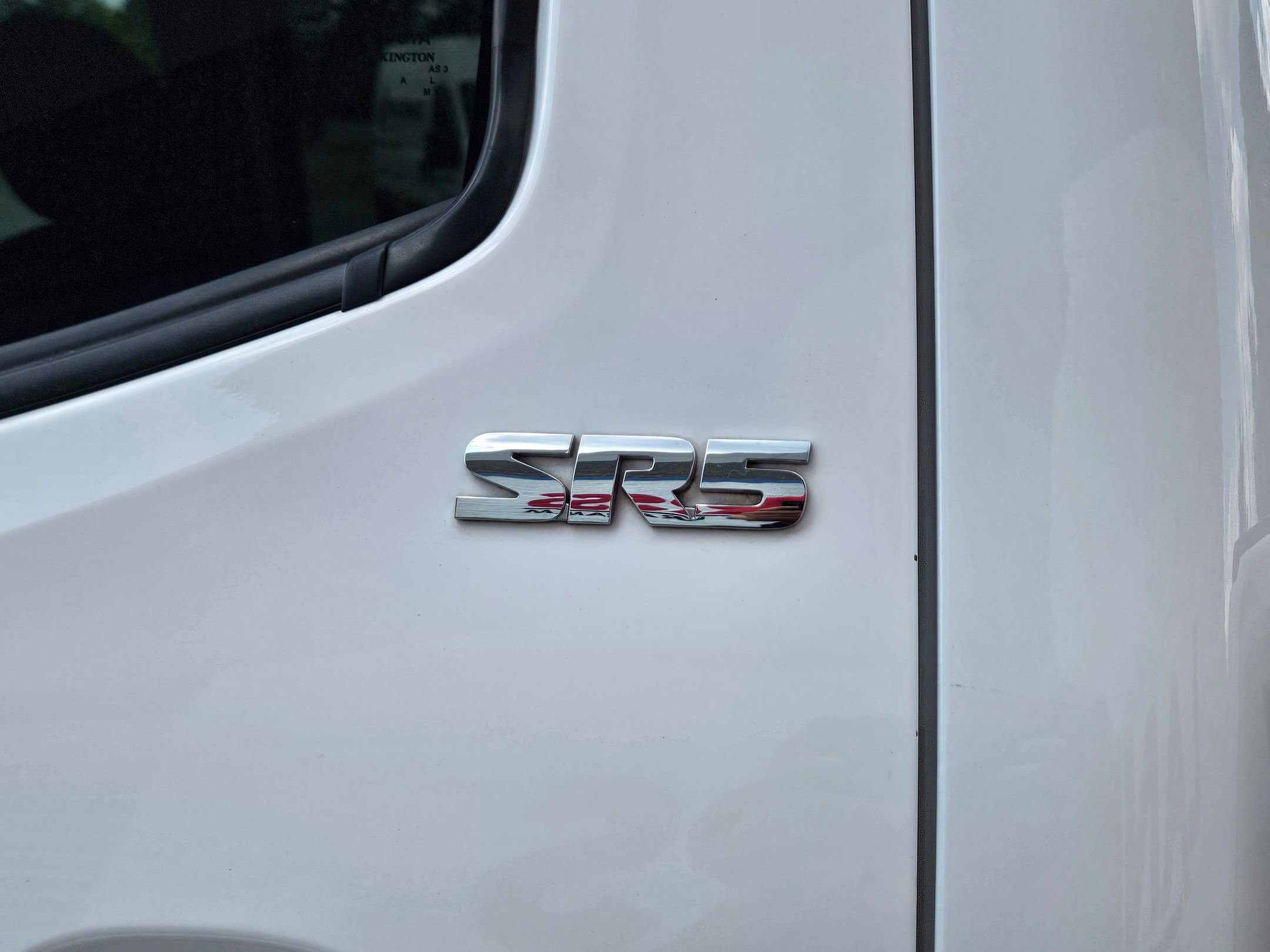 2018 Toyota Tacoma SR5 photo 28
