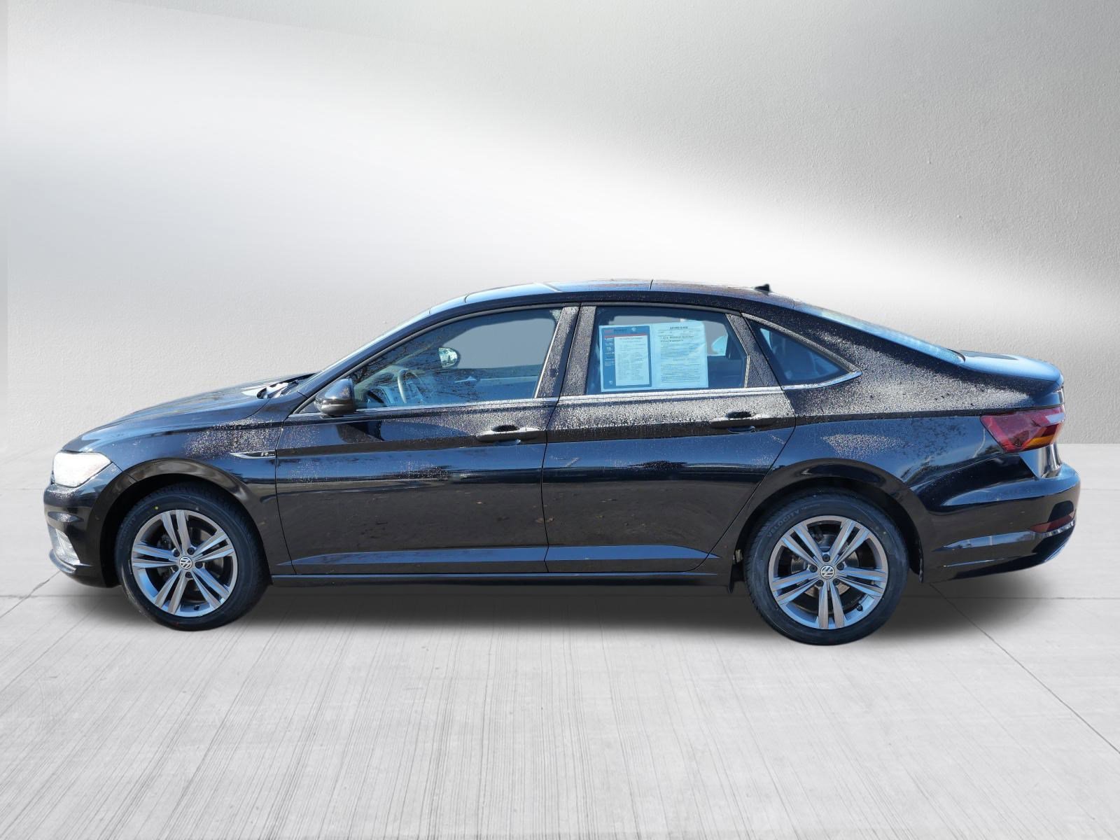 2019 Volkswagen Jetta SE R-Line photo 4