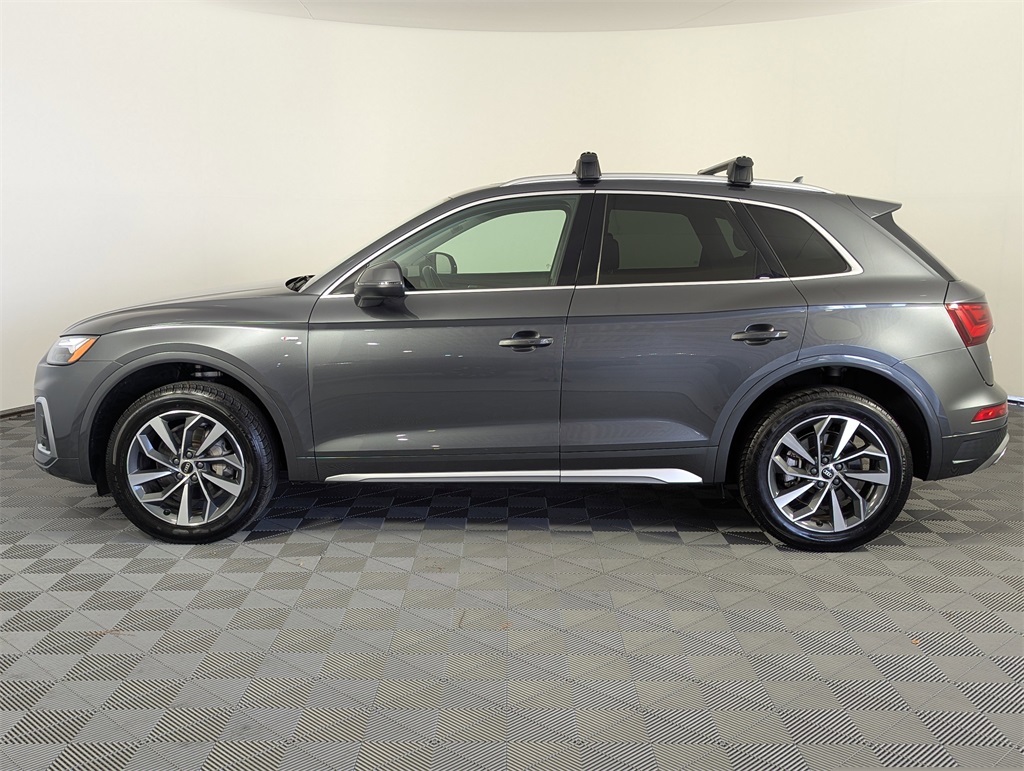 2023 Audi Q5 45 S line Premium photo 2