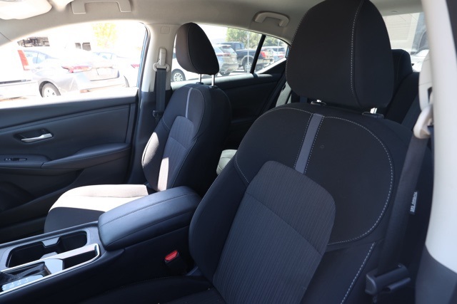 2025 Nissan Sentra SV photo 14