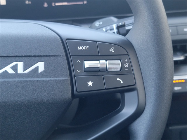 2025 Kia K4 LX photo 22