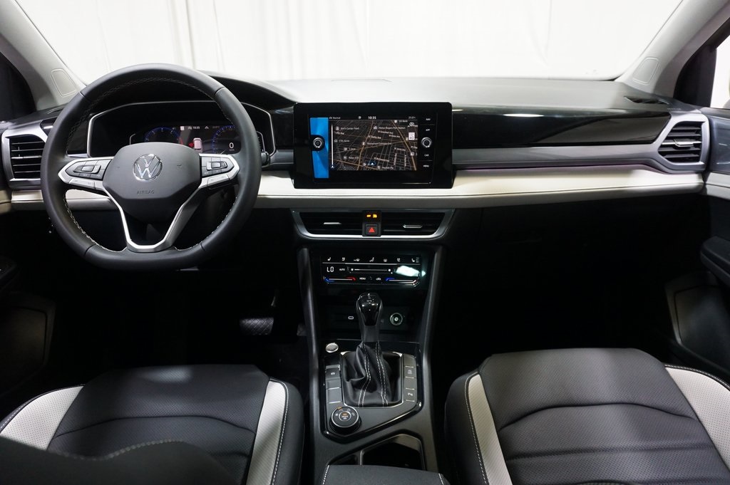 2025 Volkswagen Taos SEL photo 10