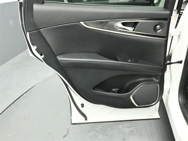 2023 LINCOLN NAUTILUS - Image 23