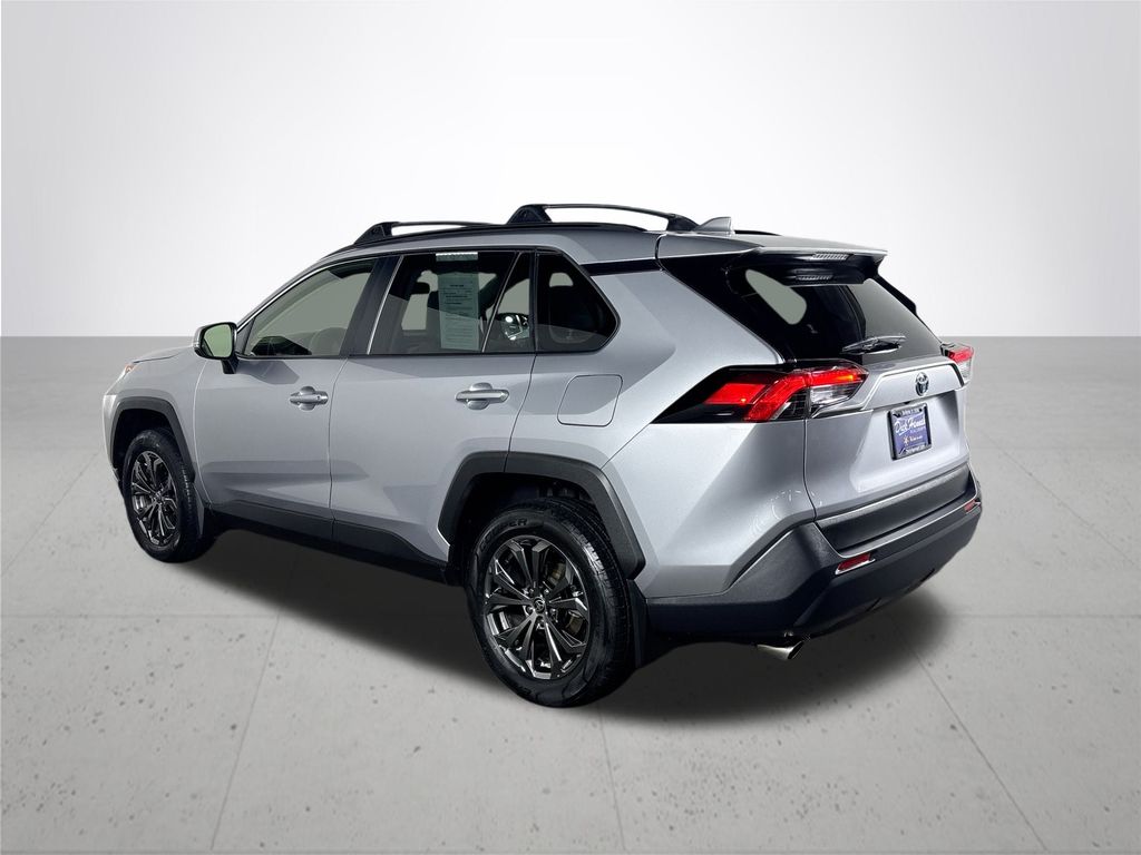 2022 Toyota RAV4 Hybrid XLE Premium photo 7