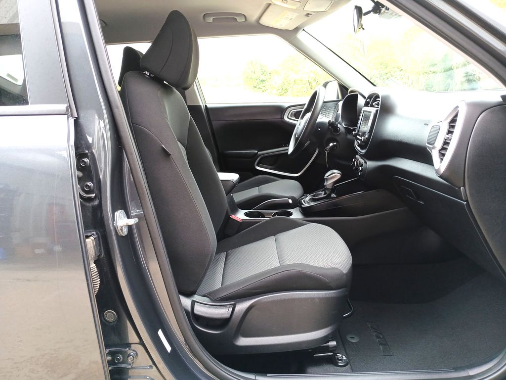 2023 Kia Soul LX photo 28