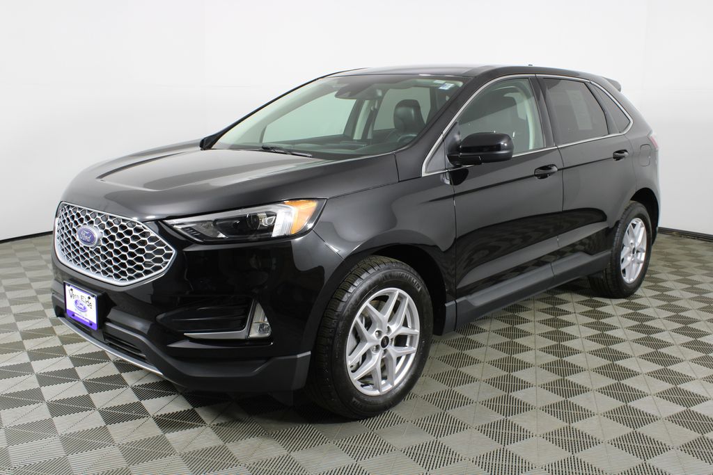2024 Ford Edge SEL photo 3