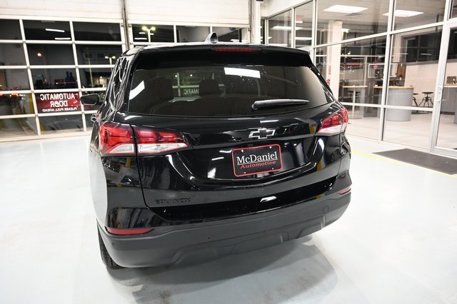 2023 Chevrolet Equinox LS photo 3