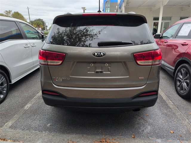 2017 Kia Sorento LX photo 3